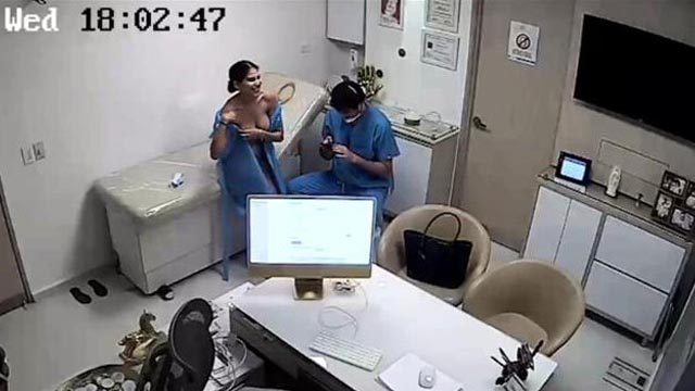 Horny Bhabhi Cosmetic Clinic Nude Infront Of Doctor Captured